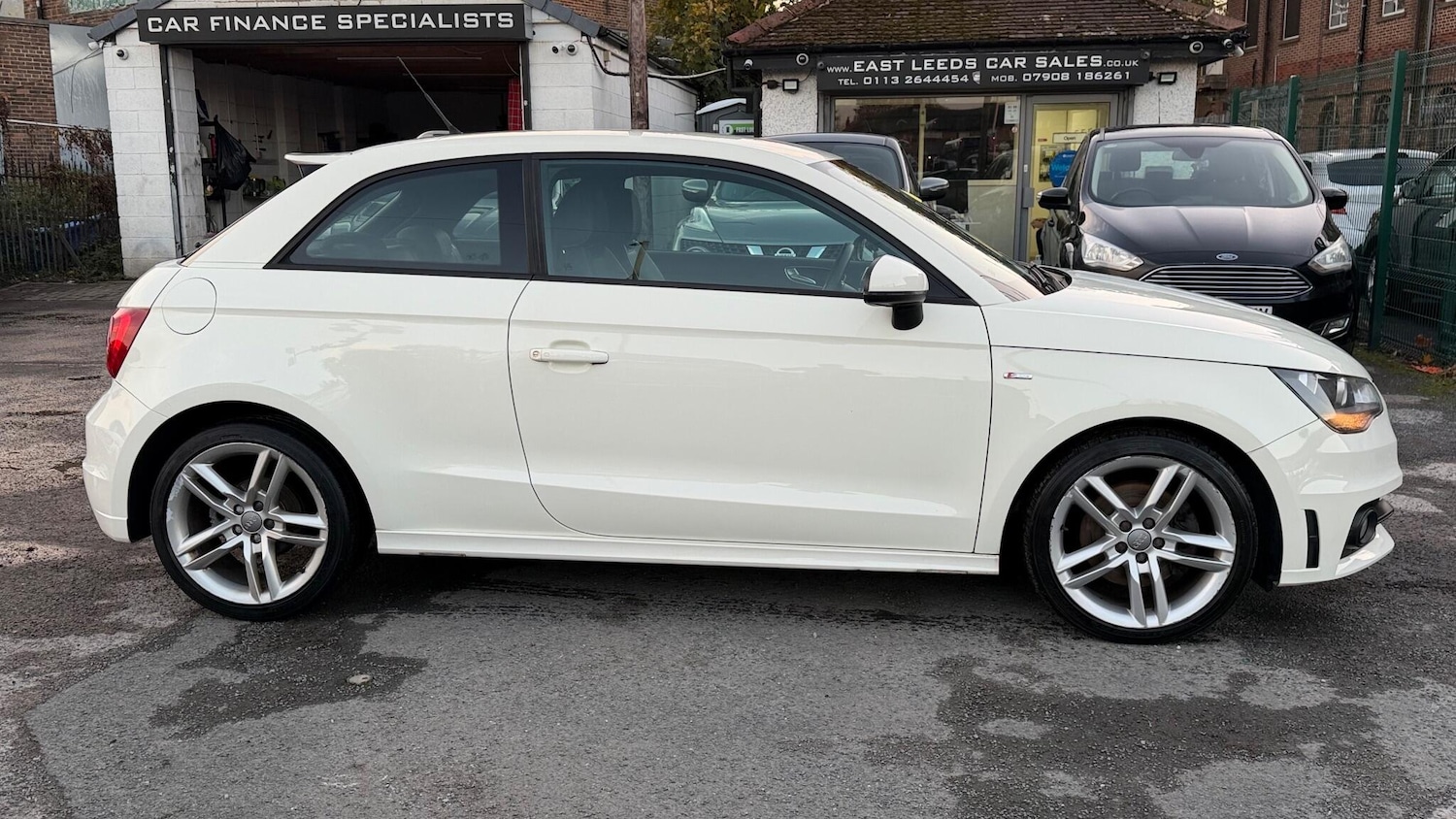 Used Audi A1 2011 for sale - 76410446: Photo 2