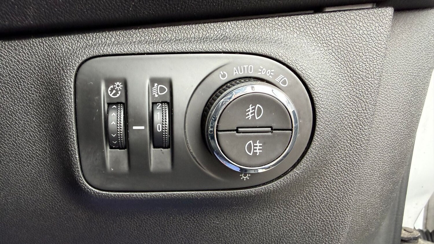 Used Vauxhall Corsa 2018 for sale - 78088740: Photo 25