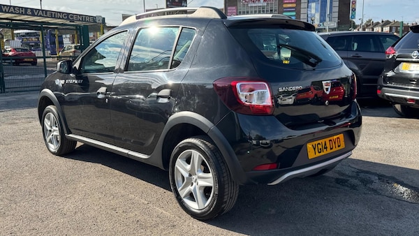 Used Dacia Sandero Stepway 2014 for sale - 75416875: Photo 6