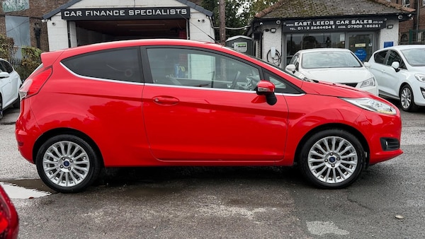 Used Ford Fiesta 2013 for sale - 76176225: Photo 2