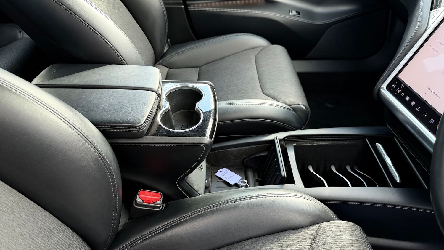 Used Tesla Model S 2017 for sale - 78088725: Photo 32