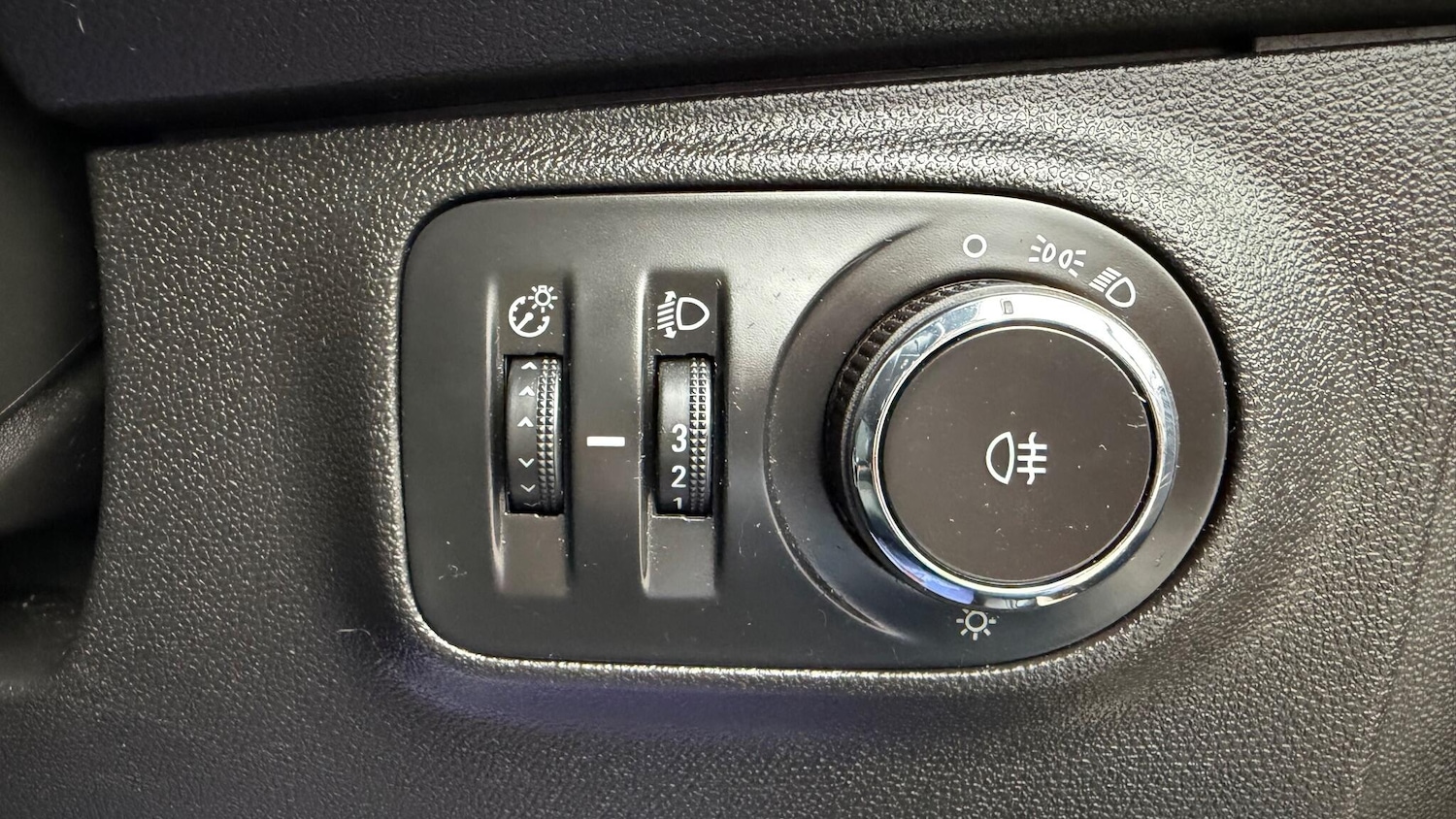 Used Vauxhall ADAM 2018 for sale - 76203676: Photo 28