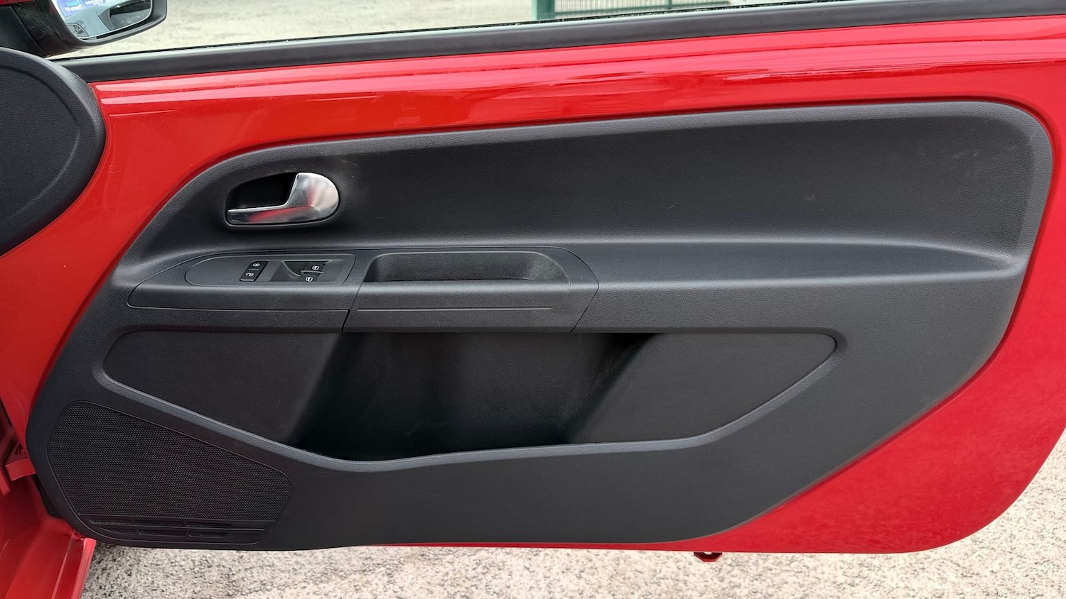 Used Volkswagen up! 2015 for sale - 78036913: Photo 28