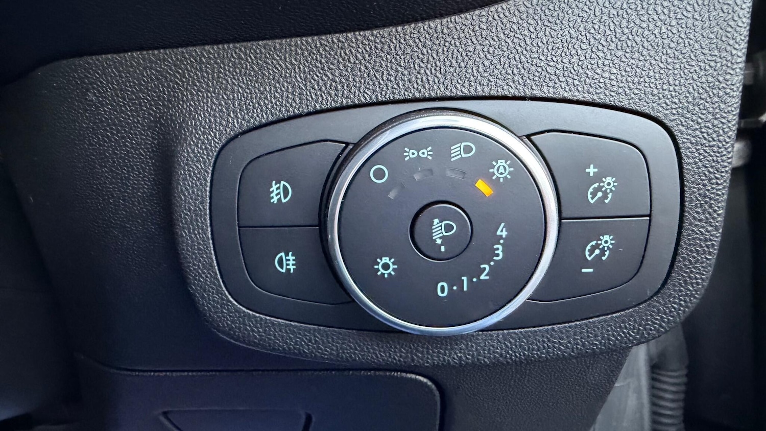 Used Ford Fiesta 2018 for sale - 76635898: Photo 27