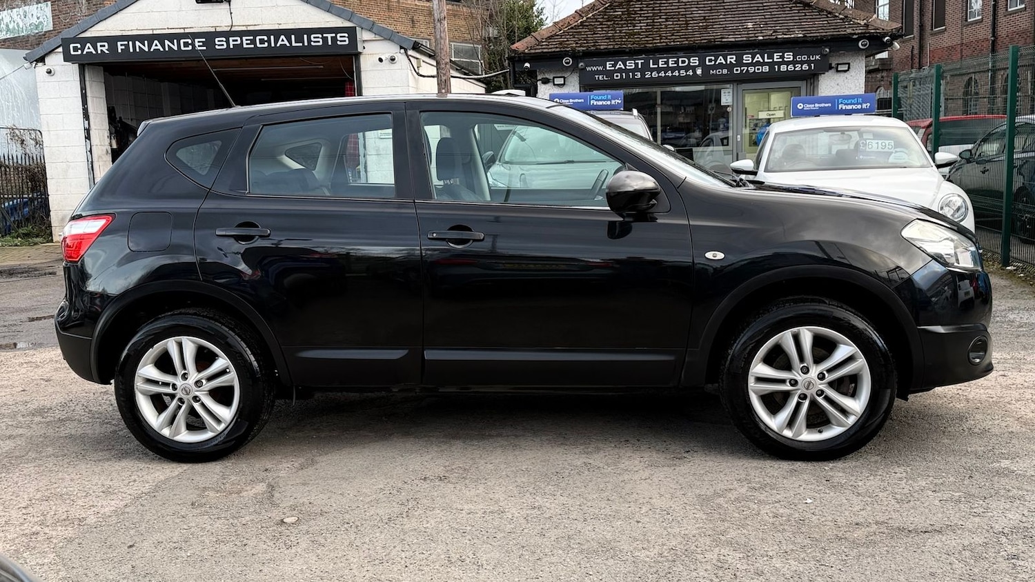 Used Nissan Qashqai 2010 for sale - 77841714: Photo 2