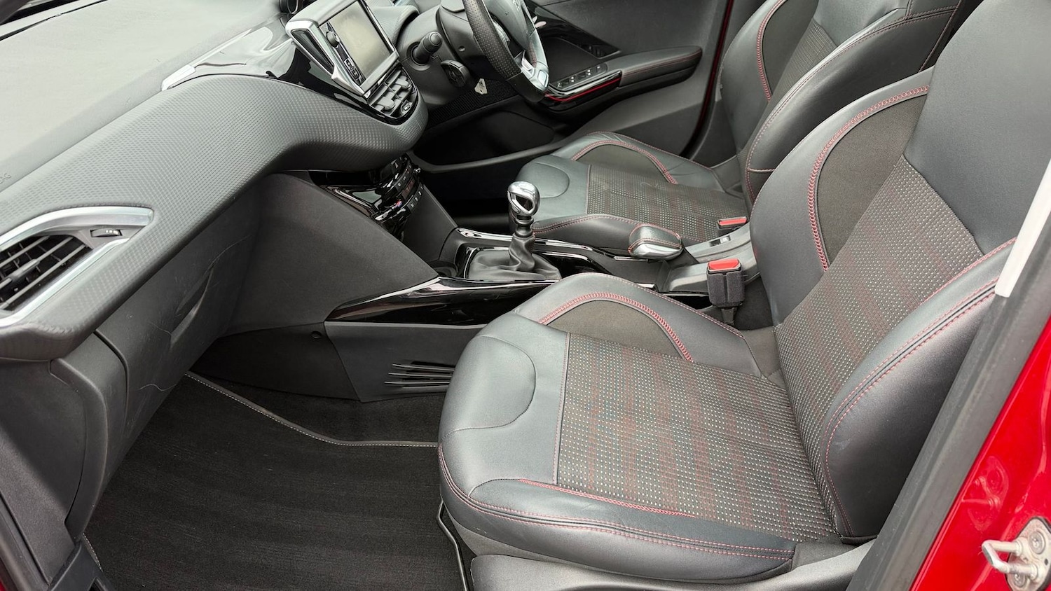 Used Peugeot 2008 2017 for sale - 77600522: Photo 17