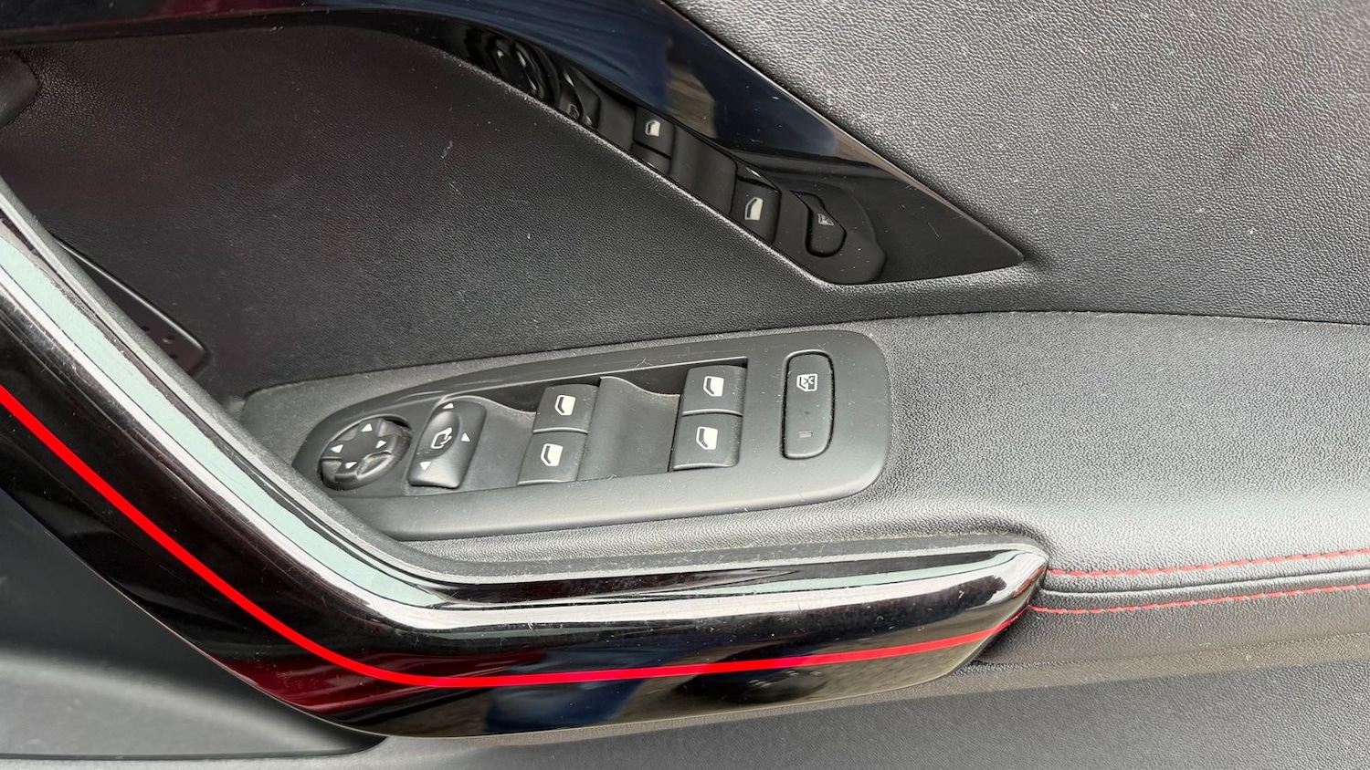 Used Peugeot 2008 2017 for sale - 77600522: Photo 27