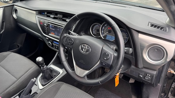 Used Toyota Auris 2013 for sale - 74396994: Photo 14