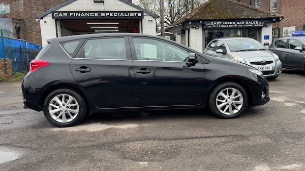 Used Toyota Auris 2013 for sale - 74396994: Photo 2