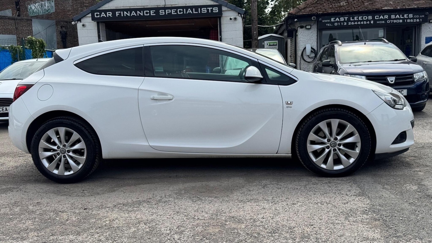 Used Vauxhall Astra GTC 2013 for sale - 76745468: Photo 2