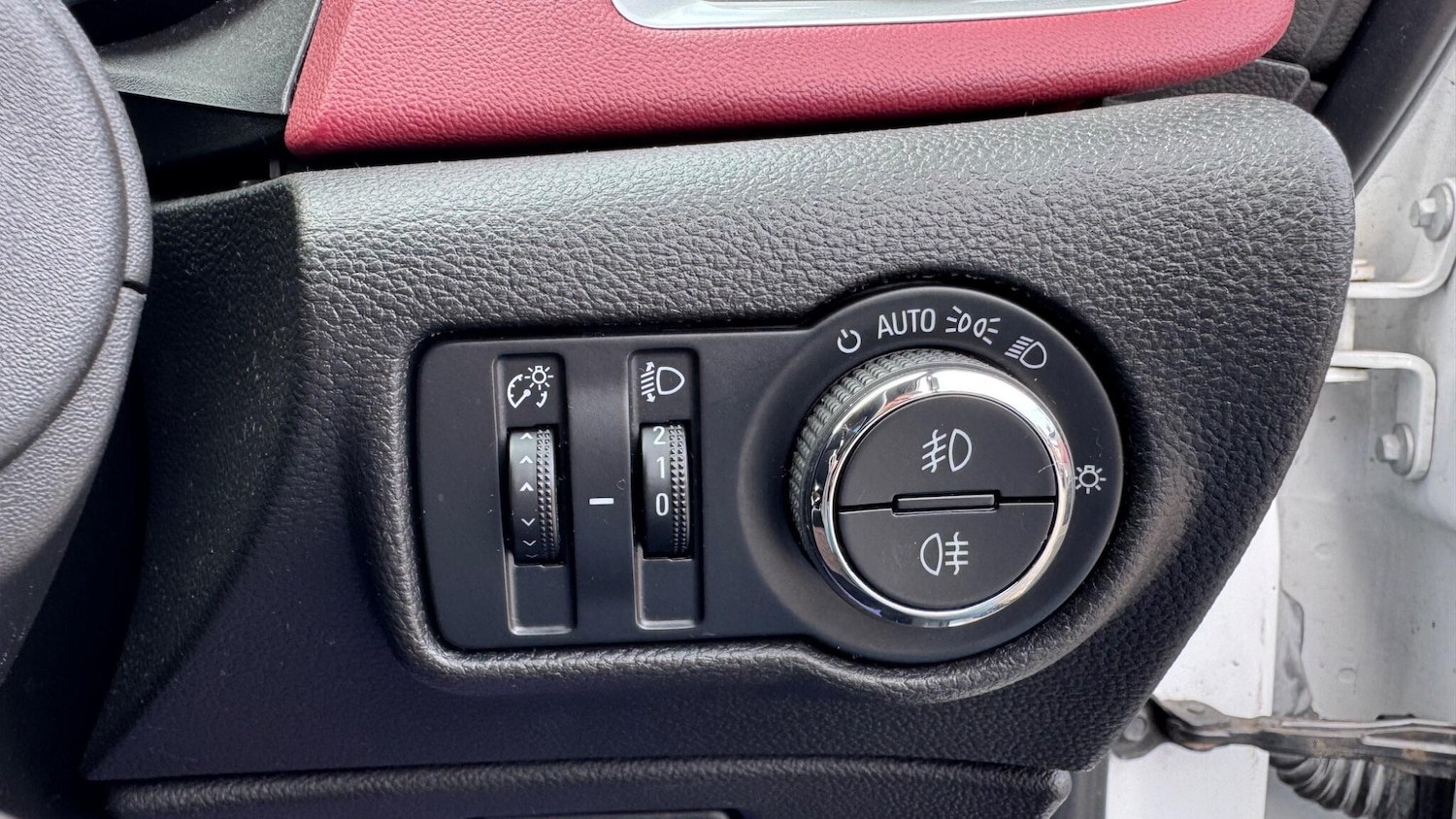 Used Vauxhall Astra GTC 2013 for sale - 76745468: Photo 26