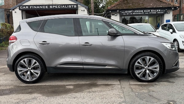 Used Renault Scenic 2018 for sale - 76203673: Photo 2