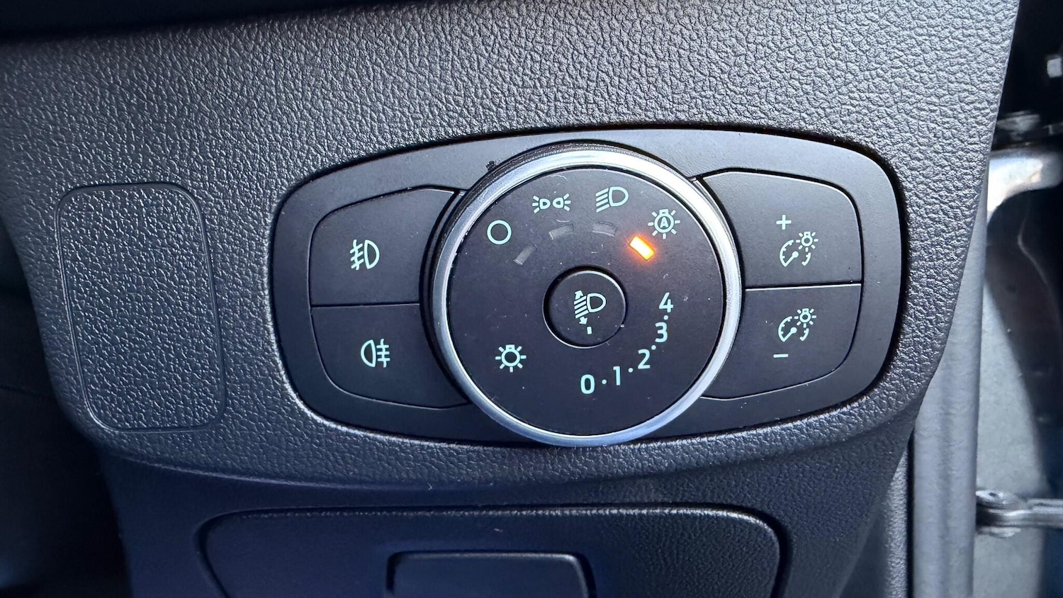 Used Ford Focus 2018 for sale - 76635908: Photo 25