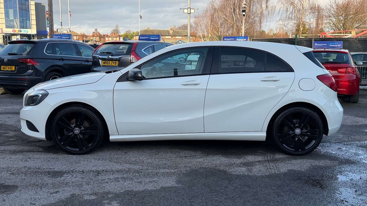 Used Mercedes-Benz A-Class 2014 for sale - 76915209: Photo 6