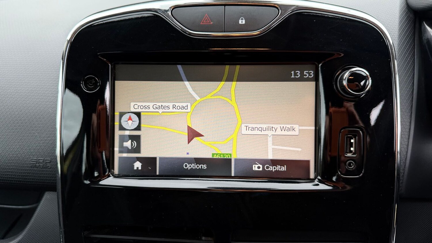 Used Renault Clio 2013 for sale - 77685831: Photo 21