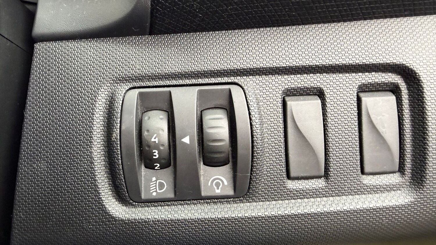 Used Renault Clio 2013 for sale - 77685831: Photo 27