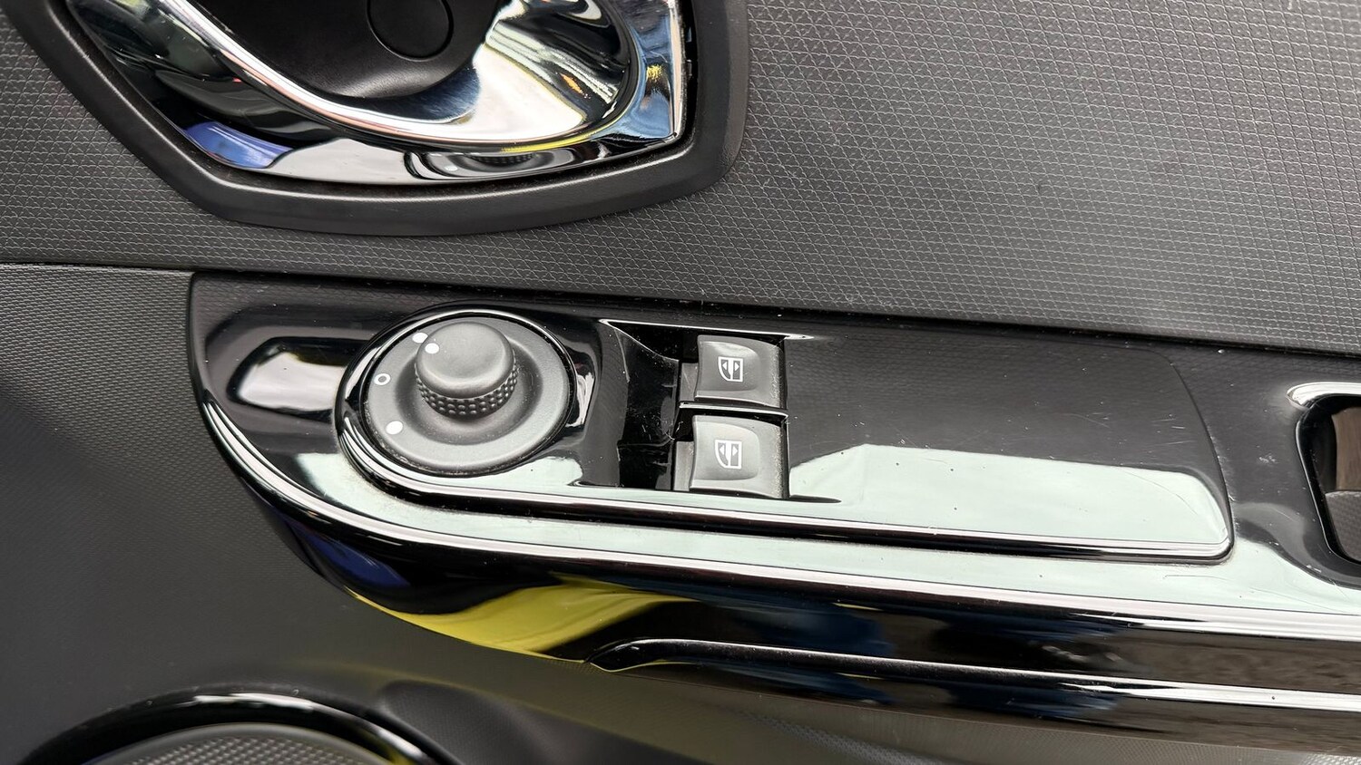 Used Renault Clio 2013 for sale - 77685831: Photo 28