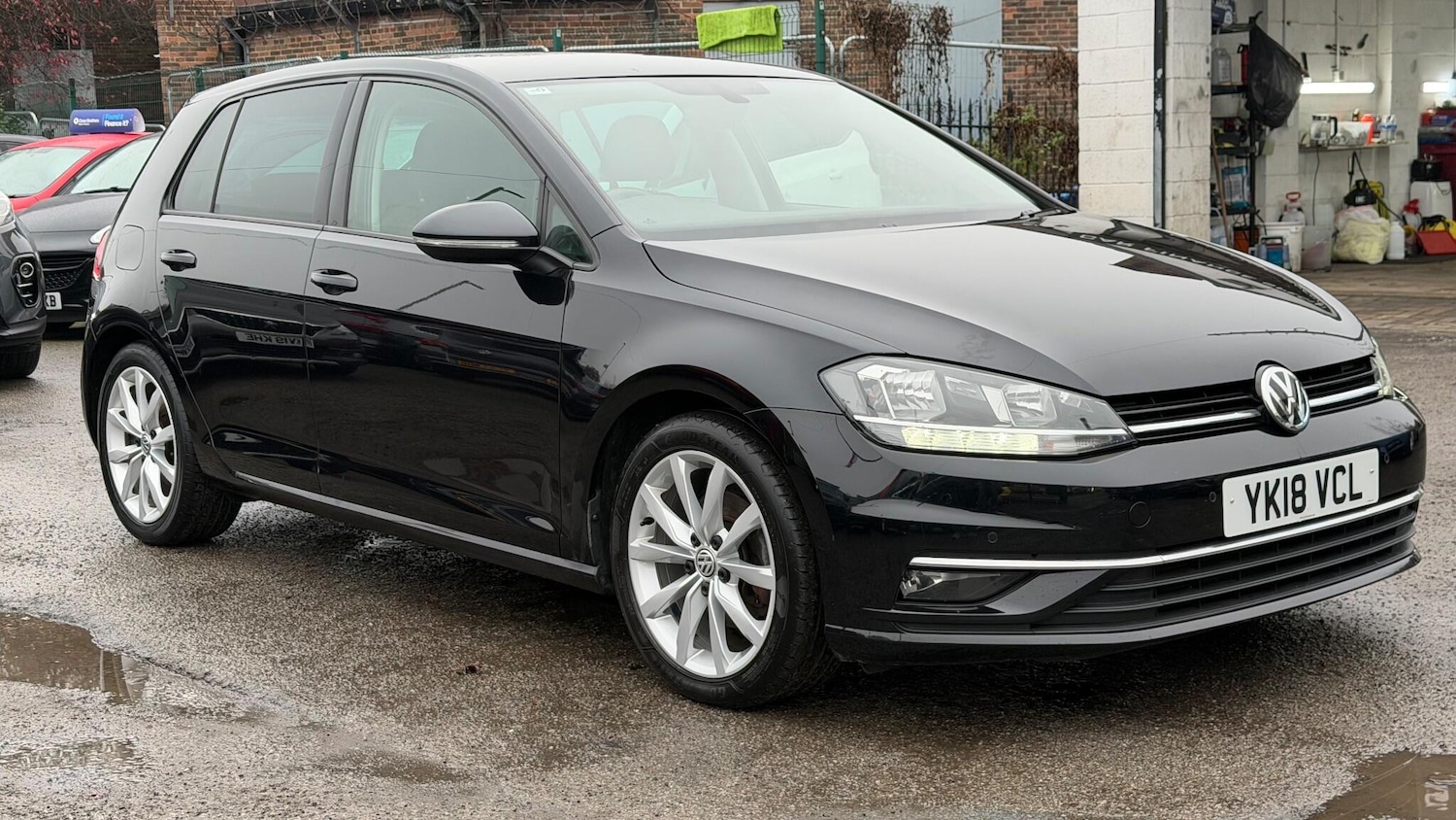Used Volkswagen Golf 2018 for sale - 76501230: Photo 1