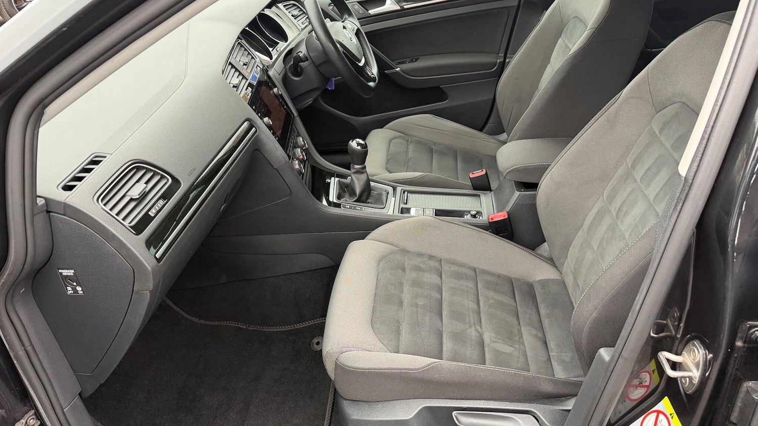 Used Volkswagen Golf 2018 for sale - 76501230: Photo 17