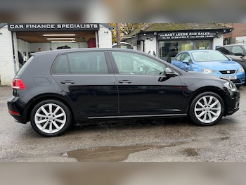 Used Volkswagen Golf 2018 for sale - 76501230: Photo