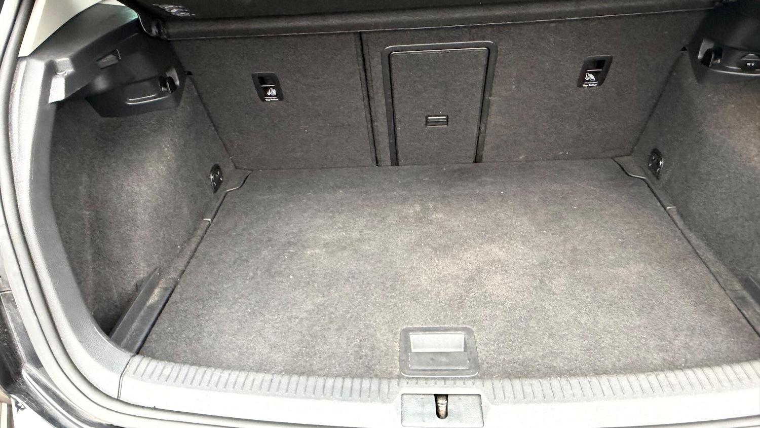 Used Volkswagen Golf 2018 for sale - 76501230: Photo 32