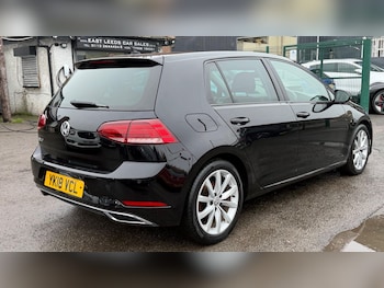 Used Volkswagen Golf 2018 for sale - 76501230: Photo