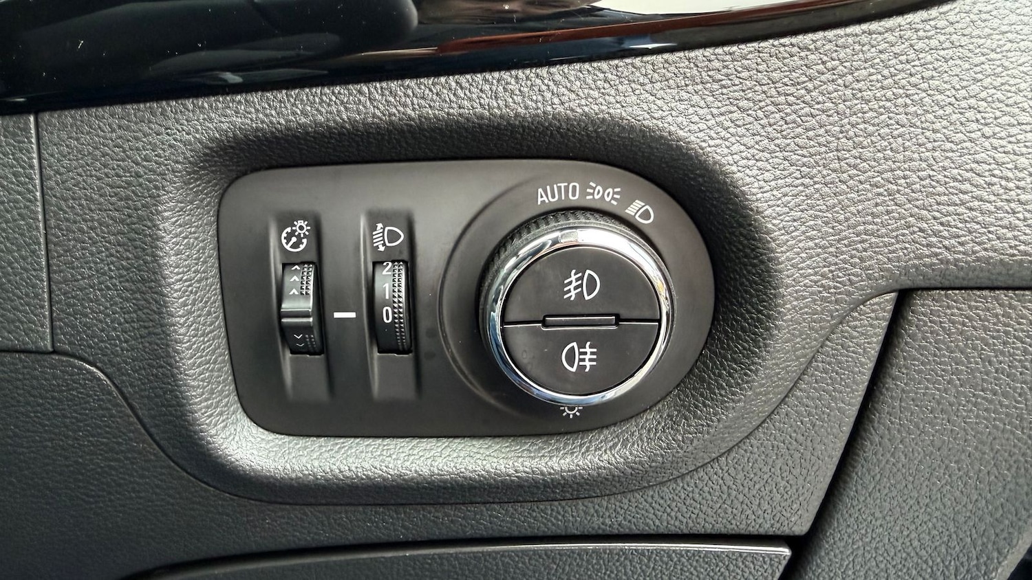 Used Vauxhall Astra 2017 for sale - 77360678: Photo 28