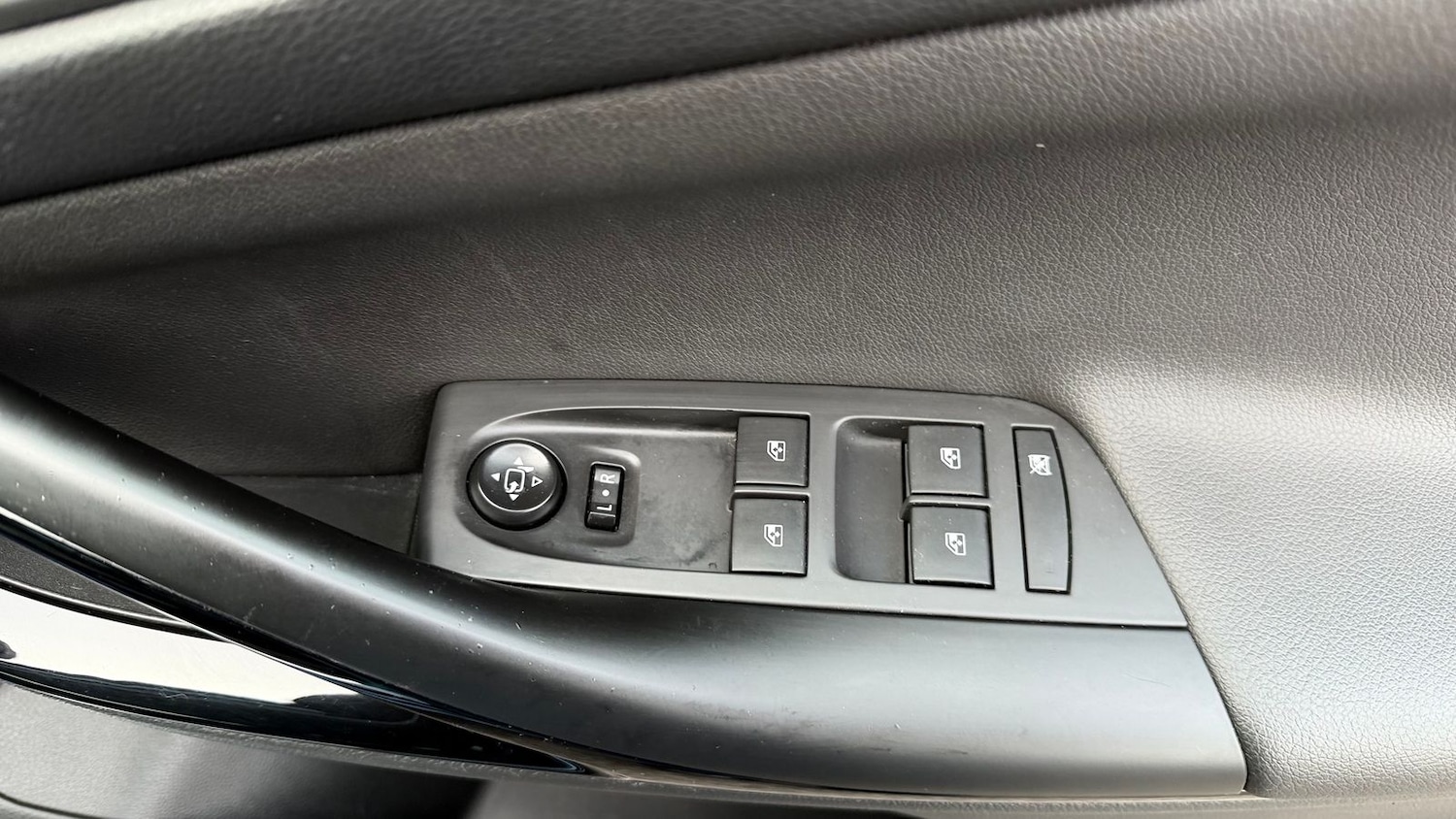 Used Vauxhall Astra 2017 for sale - 77360678: Photo 29