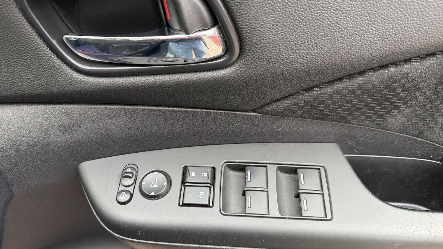 Used Honda CR-V 2015 for sale - 76229380: Photo 28