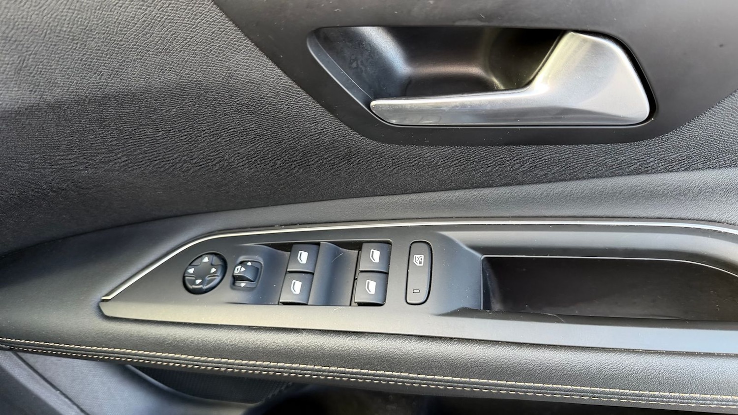 Used Peugeot 3008 2019 for sale - 77311539: Photo 30