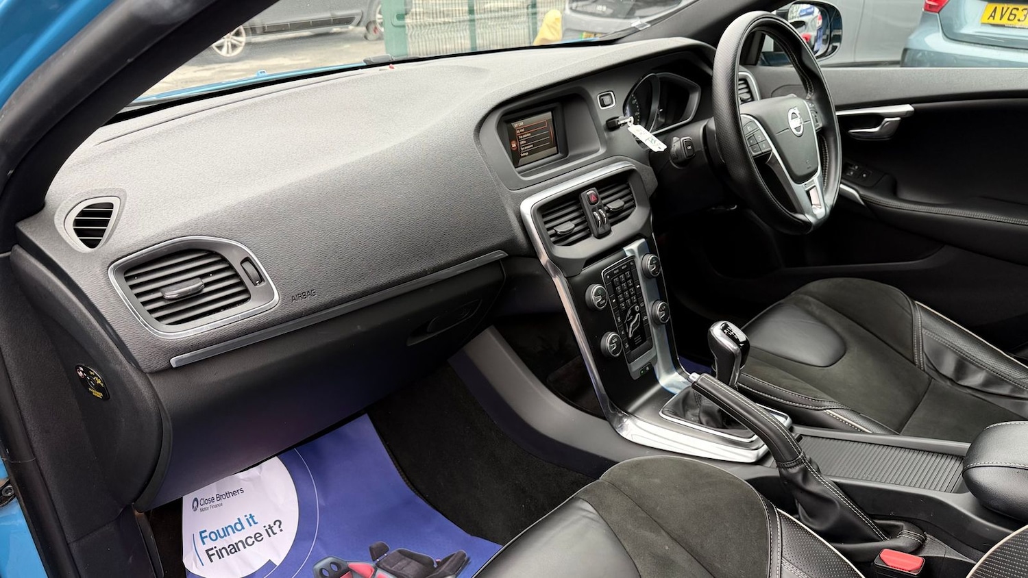 Used Volvo V40 2014 for sale - 77786332: Photo 15