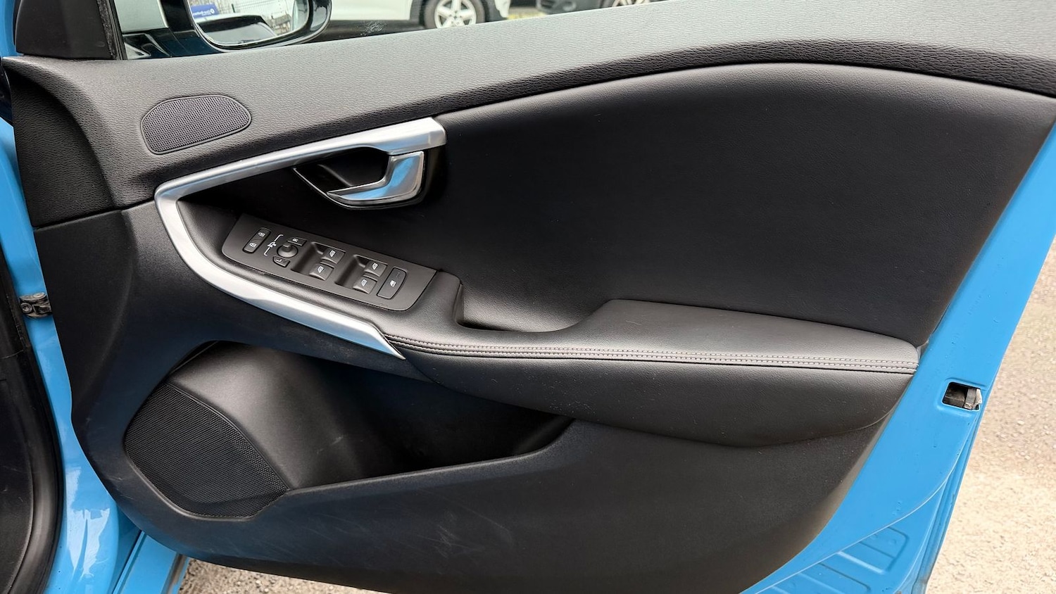 Used Volvo V40 2014 for sale - 77786332: Photo 28