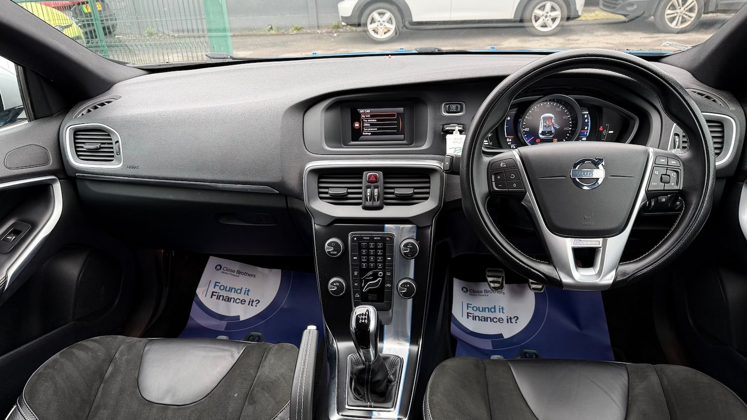 Used Volvo V40 2014 for sale - 77786332: Photo 9