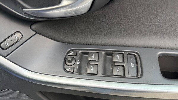 Used Volvo XC60 2015 for sale - 76217011: Photo 28