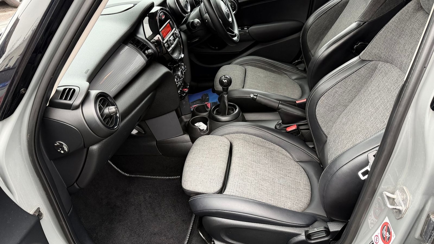 Used MINI Hatch 2017 for sale - 78187110: Photo 18