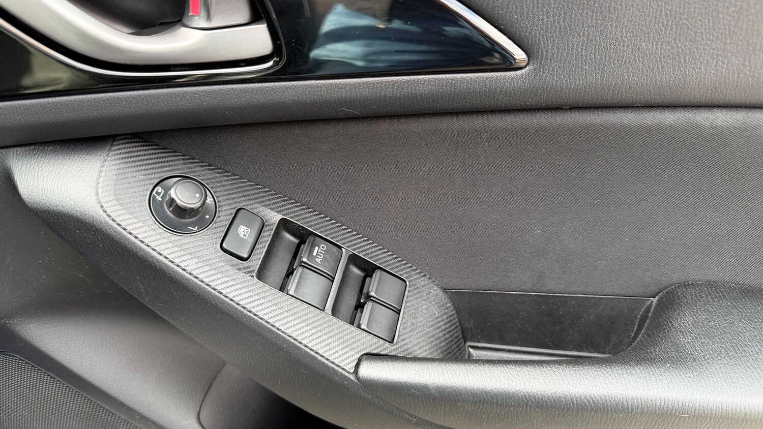 Used Mazda Mazda3 2016 for sale - 77971944: Photo 27