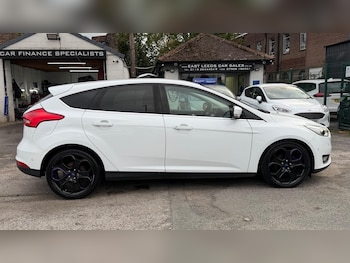 Used Ford Focus 2015 for sale - 76229364: Photo 2