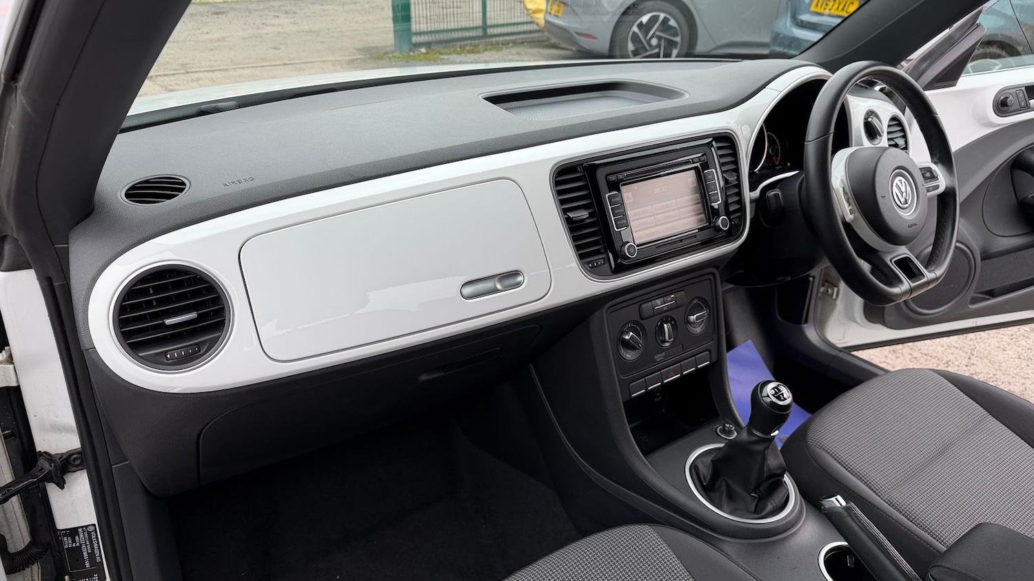 Used Volkswagen Beetle 2014 for sale - 77648224: Photo 15