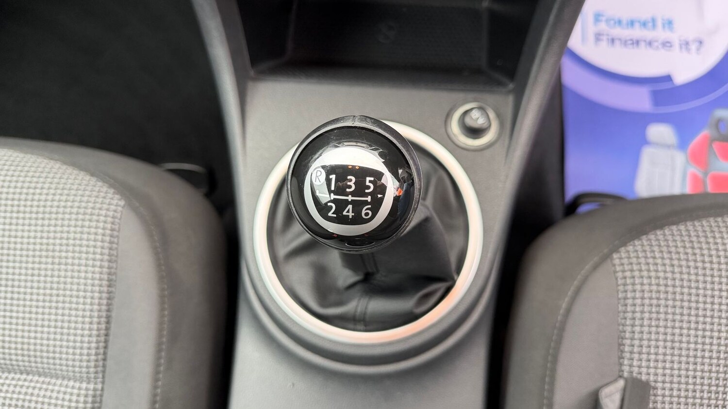 Used Volkswagen Beetle 2014 for sale - 77648224: Photo 23