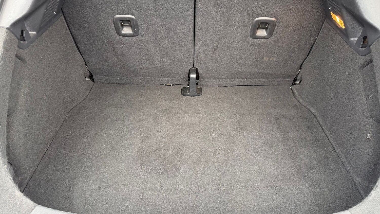 Used Volkswagen Beetle 2014 for sale - 77648224: Photo 31