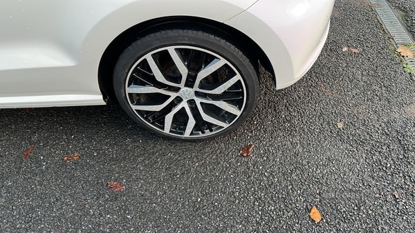 Used Volkswagen Polo 2013 for sale - 76850844: Photo 8