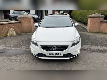 Used Volvo V40 2015 for sale - 76284825: Photo 2
