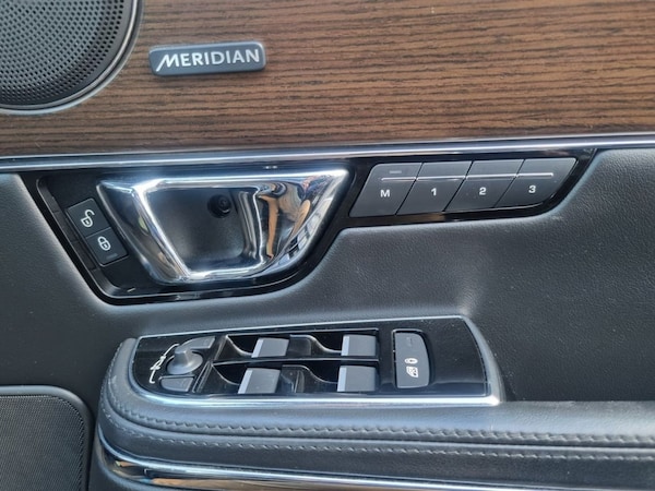 Used Jaguar XJ 2016 for sale - 75062449: Photo 23