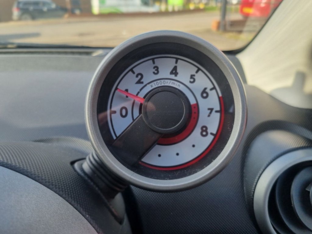 Used Toyota AYGO 2013 for sale - 77770472: Photo 12