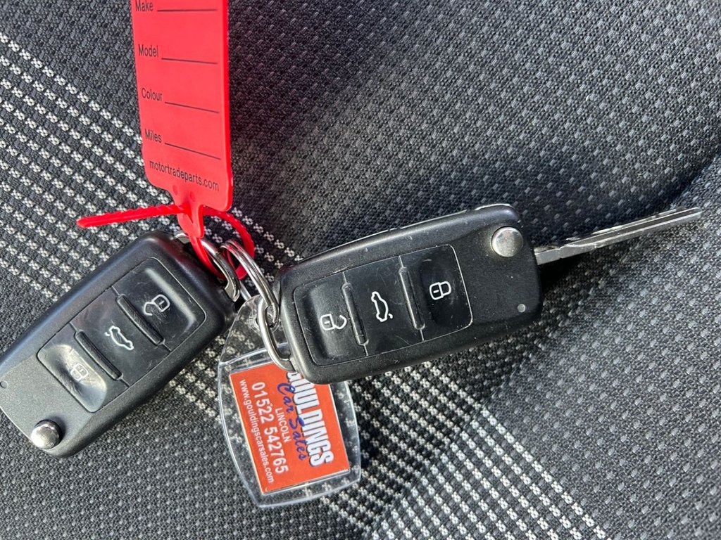 Used Volkswagen up! 2018 for sale - 78110780: Photo 14