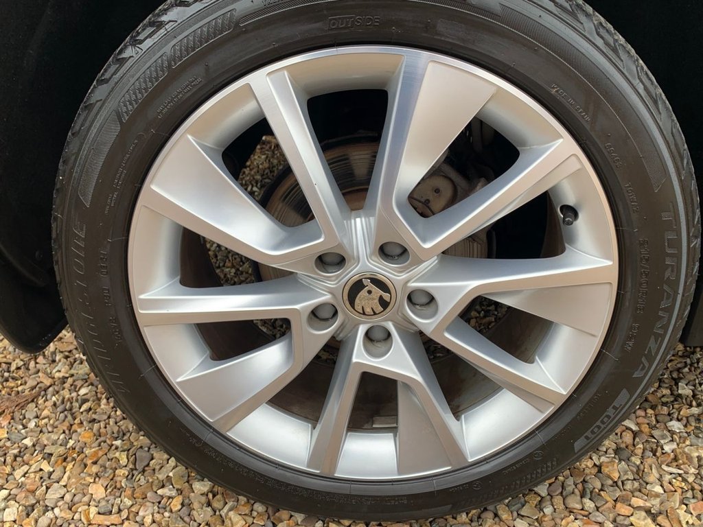 Used Skoda Karoq 2021 for sale - 76235365: Photo 8