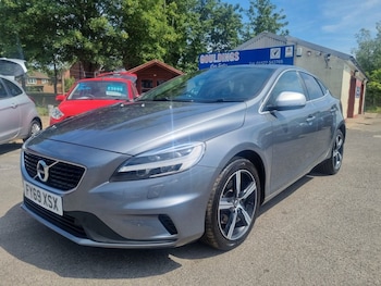 Used Volvo V40 2019 for sale - 77200010: Photo