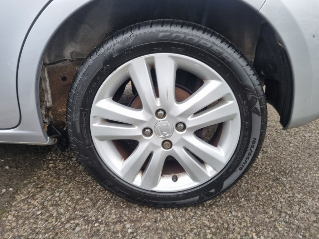 Used Honda Jazz 2014 for sale - 77200545: Photo 10