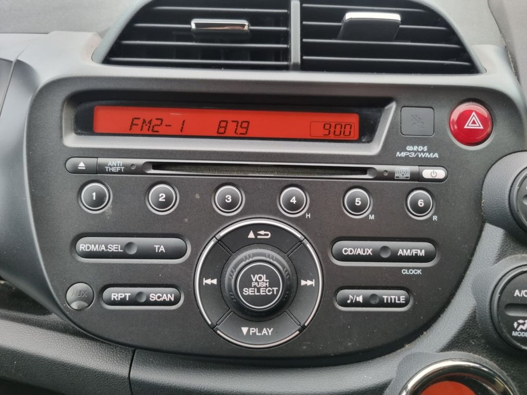 Used Honda Jazz 2014 for sale - 77200545: Photo 19