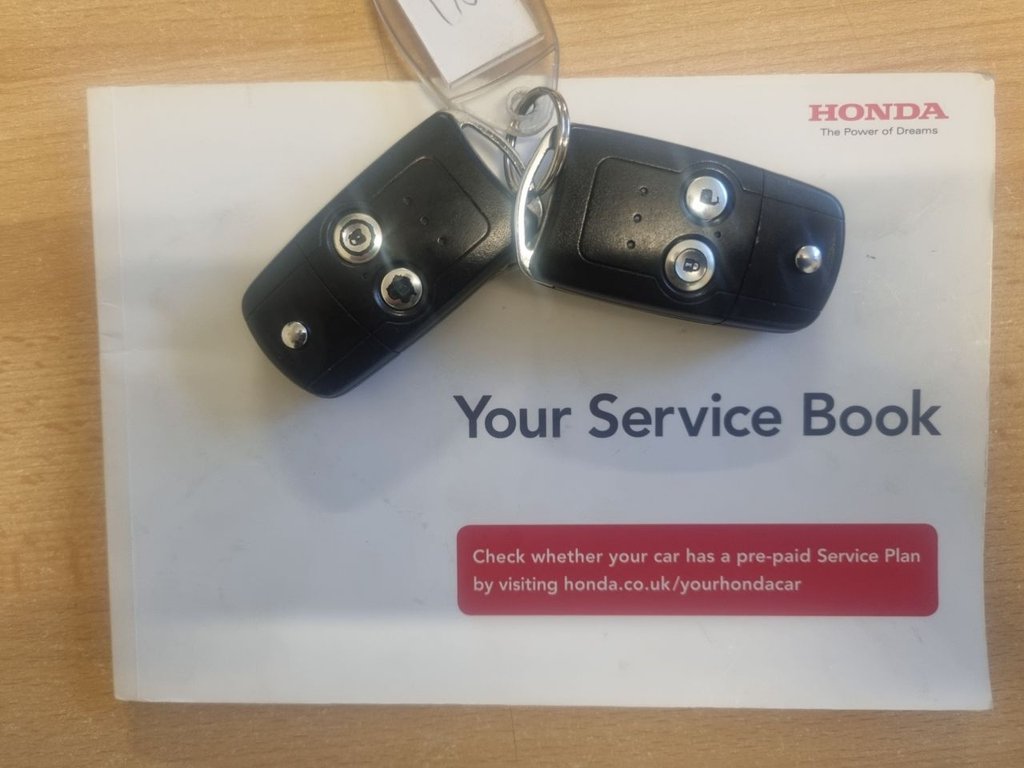 Used Honda Jazz 2014 for sale - 77200545: Photo 2